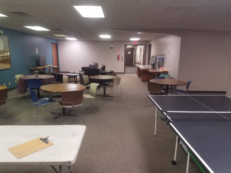 More Photos Of 2208 Trott Ave SW, Willmar Flex For Sale