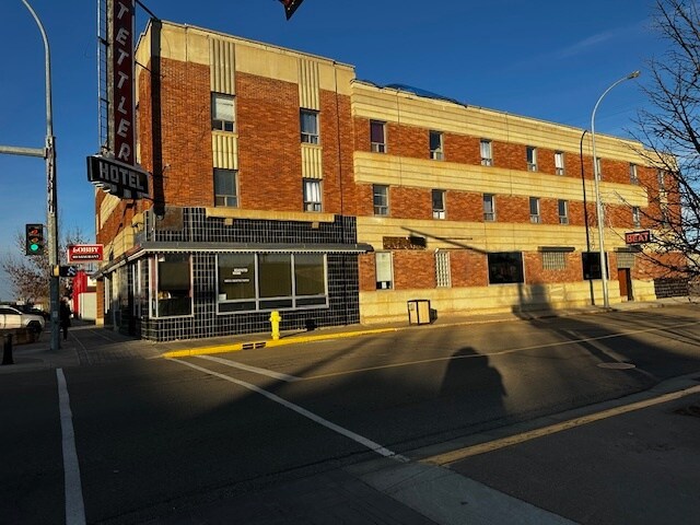 Primary Photo Of 5001 50 St, Stettler Hotel For Sale