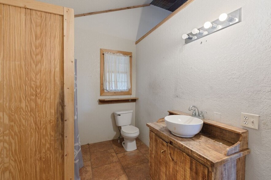 More Photos Of 2755 US Highway 69, Lufkin Storefront Retail Office For Sale