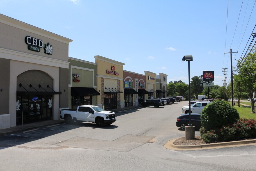Primary Photo Of 7924 S Broadway, Tyler Storefront Retail Office For Sale