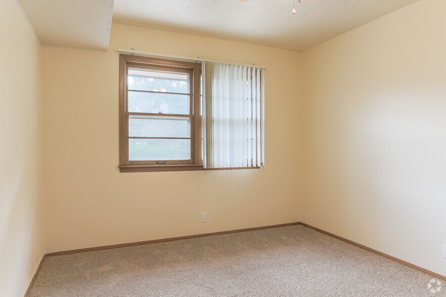 More Photos Of 1367-1369 S 76th Ave, Omaha Apartments For Sale