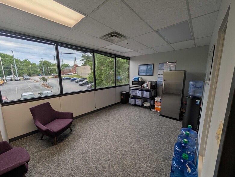 More Photos Of 1321 Murfreesboro Pike, Nashville Office For Lease