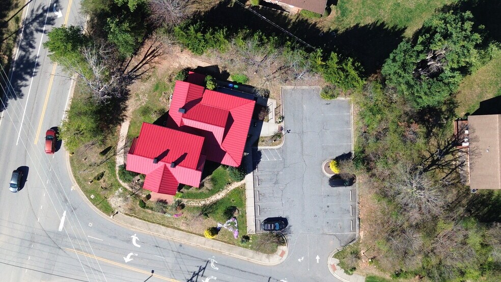 More Photos Of 4 Northcrest Dr, Weaverville Office For Sale