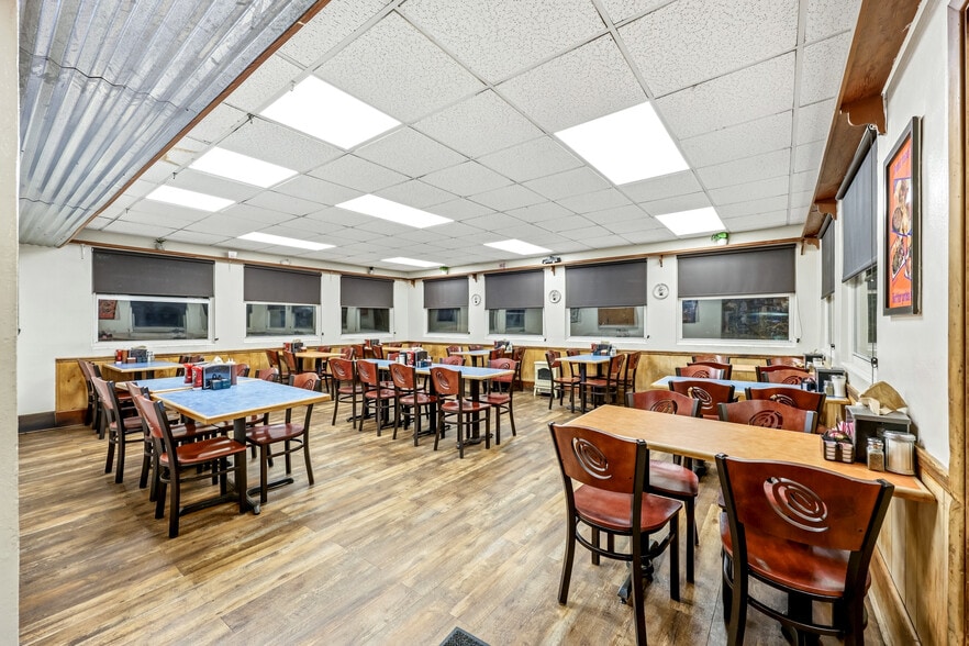 More Photos Of 6745 SE US Hwy 301, Hawthorne Freestanding For Sale