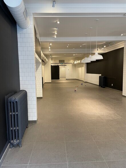 More Photos Of 1120 Rue Saint-Jean, Québec General Retail For Lease