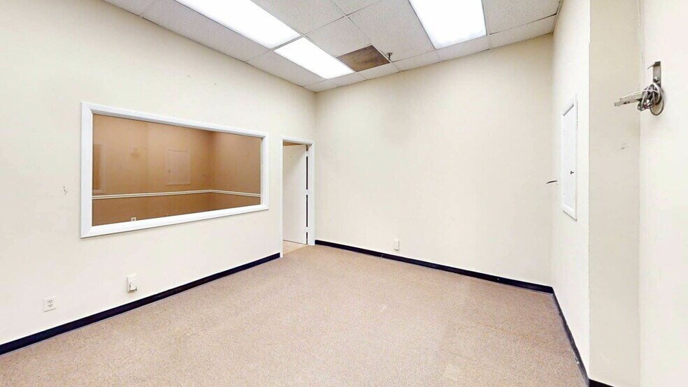 More Photos Of 1237 Broadway, Columbus Storefront For Sale