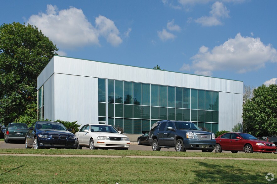 More Photos Of 2348 SW Topeka, Topeka Office For Lease