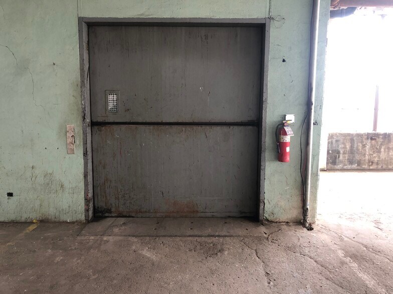 More Photos Of 53-06 Grand Ave, Maspeth Warehouse For Lease