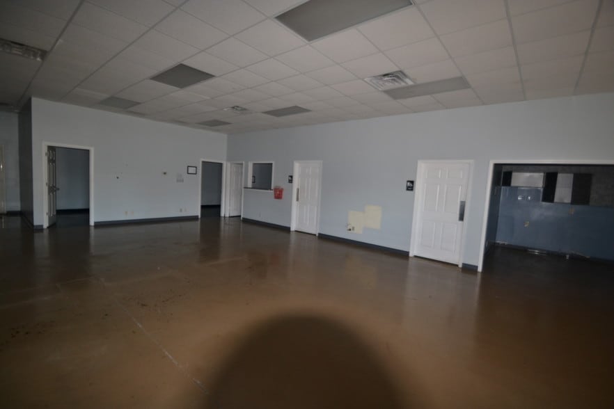 More Photos Of 3535 Macon Rd, Columbus Freestanding For Lease