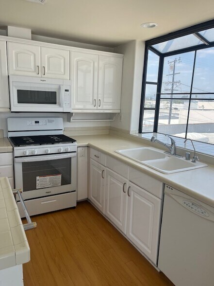 More Photos Of 2435 Stozier Ave, South El Monte Warehouse For Lease