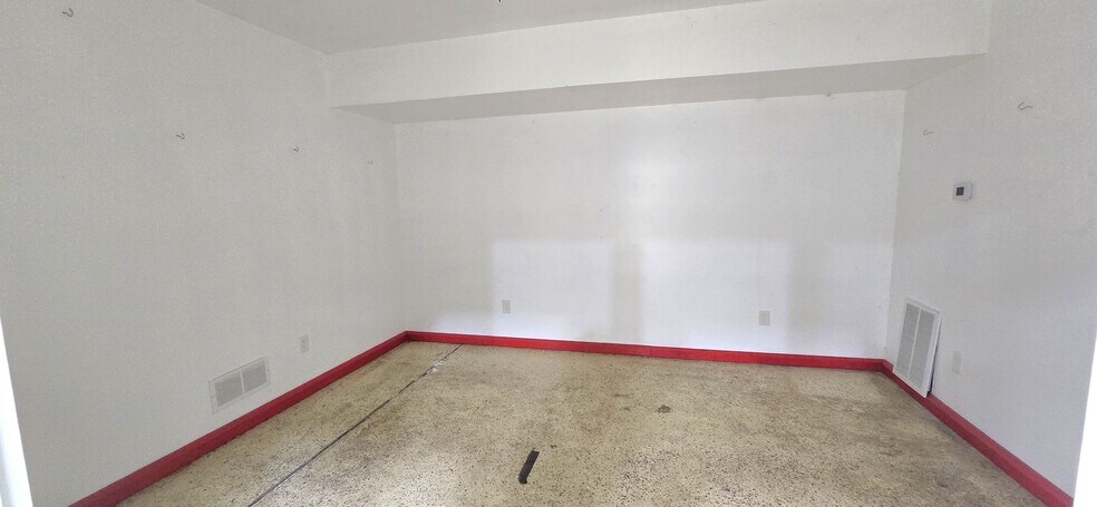 More Photos Of 66525 S Forest Ave, Lenox Township Warehouse For Lease