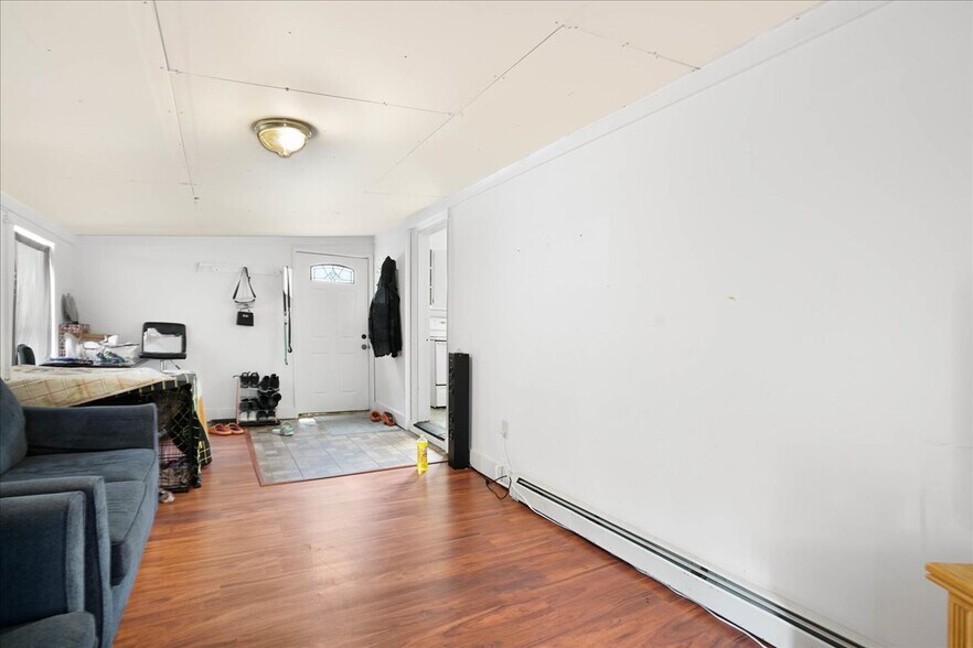 More Photos Of 1101 River Rd, New Windsor Township General Retail For Sale