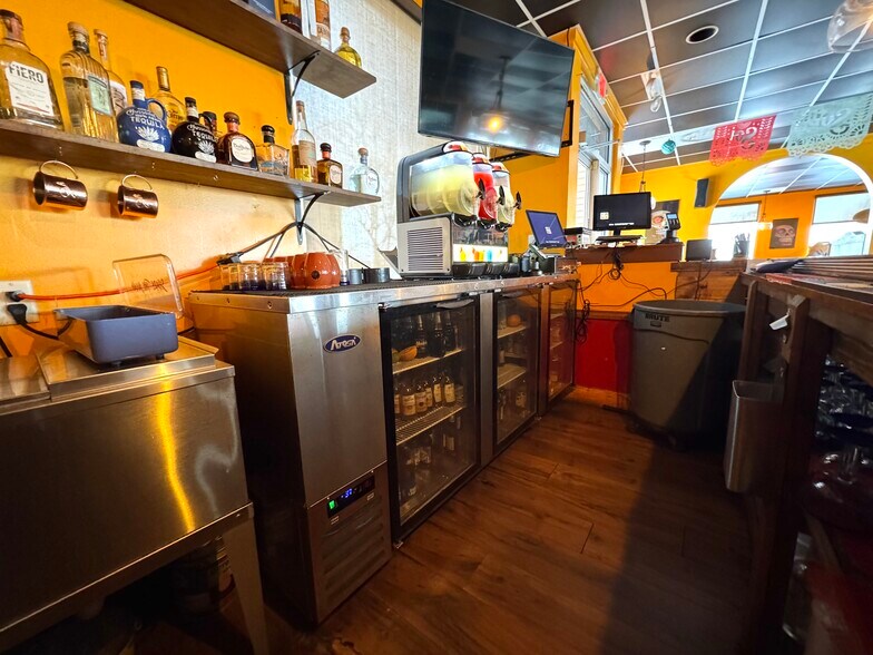 More Photos Of 2070 S Koeller St, Oshkosh Restaurant For Sale