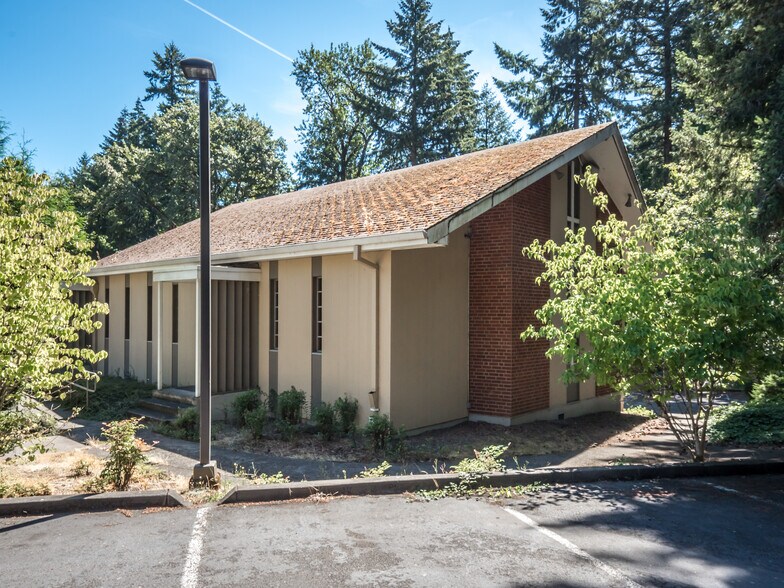 More Photos Of 2640 NW Alexandra Ave, Portland Specialty For Sale