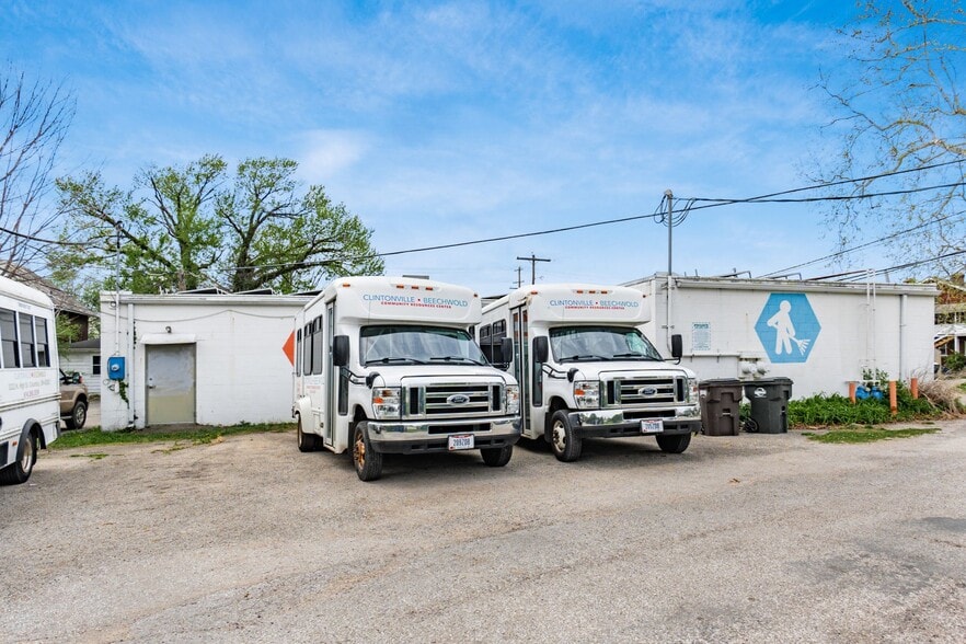 More Photos Of 3222 N High St, Columbus Office For Lease