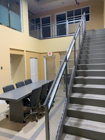 More Photos Of 11379-11399 NW 122nd St, Medley Warehouse For Sale