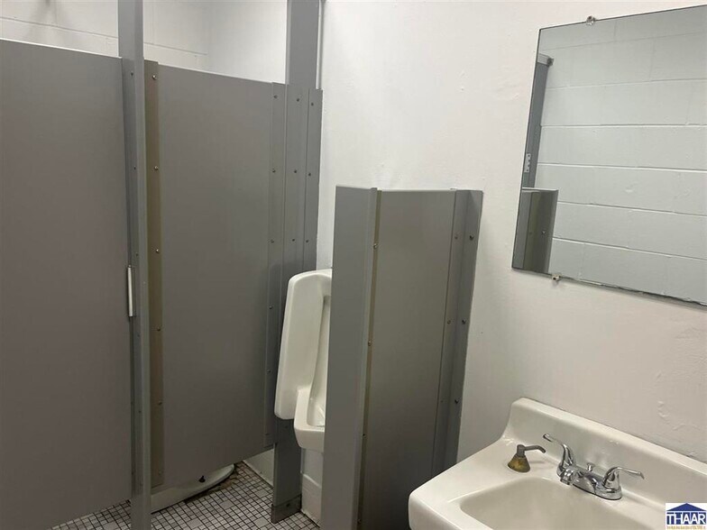 More Photos Of 4120 S US Highway 41, Terre Haute Auto Dealership For Sale