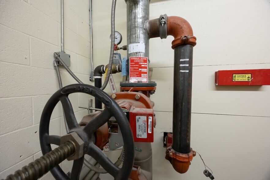 More Photos Of 901 SW 4th Ave, Amarillo Warehouse For Lease