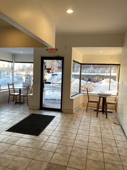 More Photos Of 166 Cortlandt St, Tarrytown Restaurant For Lease
