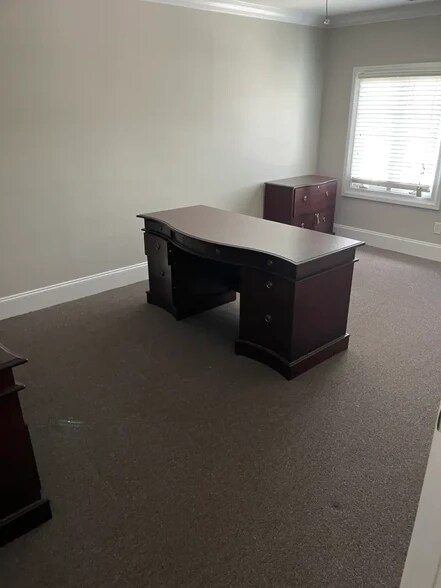 More Photos Of 2719 Graves Dr, Goldsboro Office For Lease