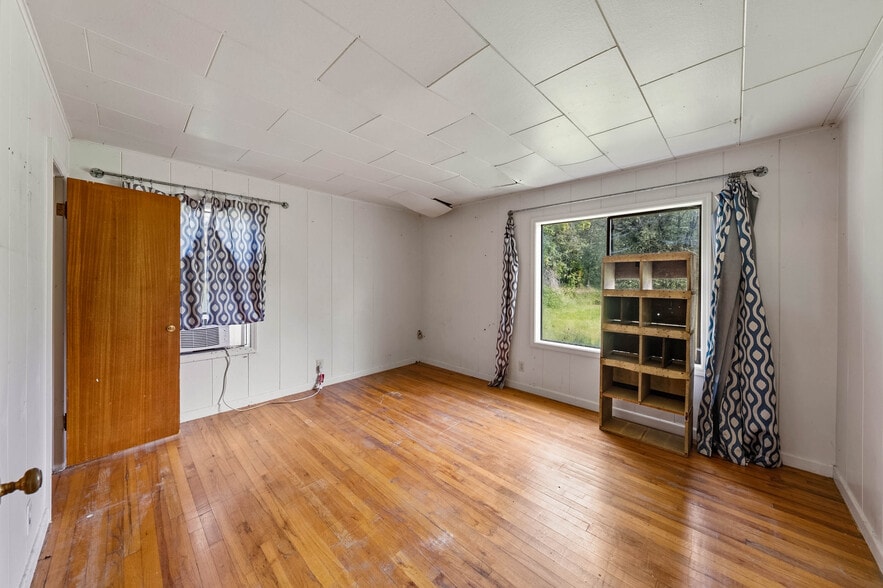 More Photos Of 6531 Lower River Rd, Grants Pass Specialty For Sale