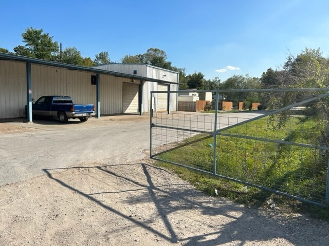 Primary Photo Of 6460 Aldine Bender Rd, Humble Distribution For Sale