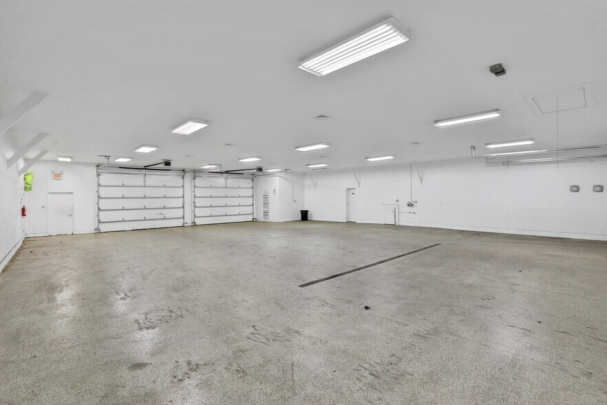 More Photos Of 269 Stone Schoolhouse Rd, Bloomingburg Warehouse For Sale