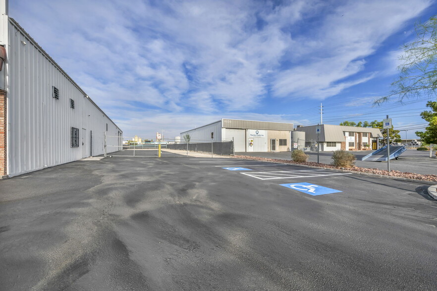 More Photos Of 4040 Arcata Way, North Las Vegas Light Manufacturing For Lease
