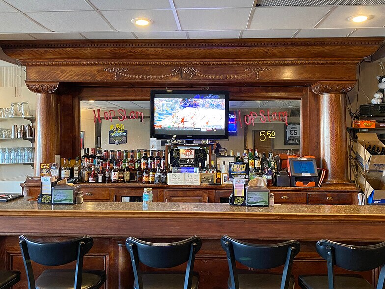 More Photos Of 116 E Grand River Rd, Laingsburg Restaurant For Sale