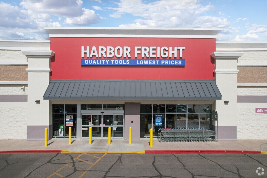 More Photos Of 204 W 5th St, Douglas Unknown For Lease