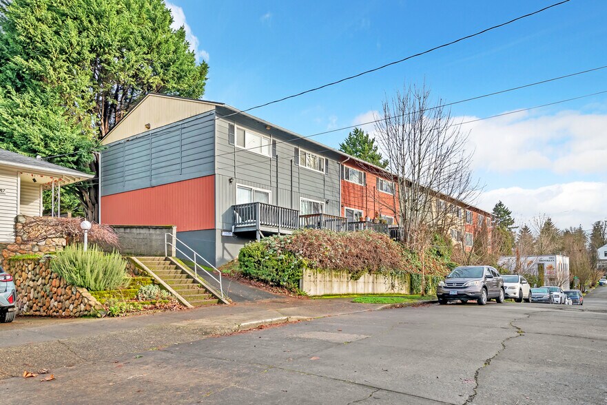 More Photos Of 2925 SE 50th Ave, Portland Apartments For Sale