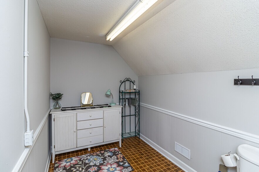 More Photos Of 1505 E Ash St, Goldsboro Office For Sale