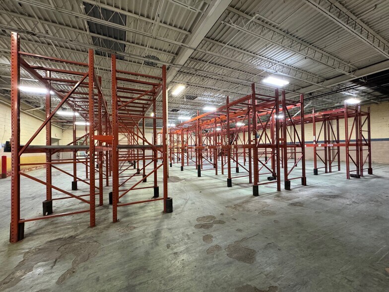 More Photos Of 195 Hudson St, Cornwall-on-Hudson Distribution For Lease