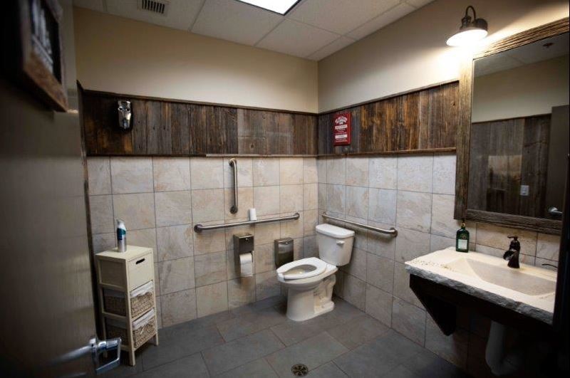 More Photos Of 1370 Mendota Heights Rd, Mendota Heights Office For Sale