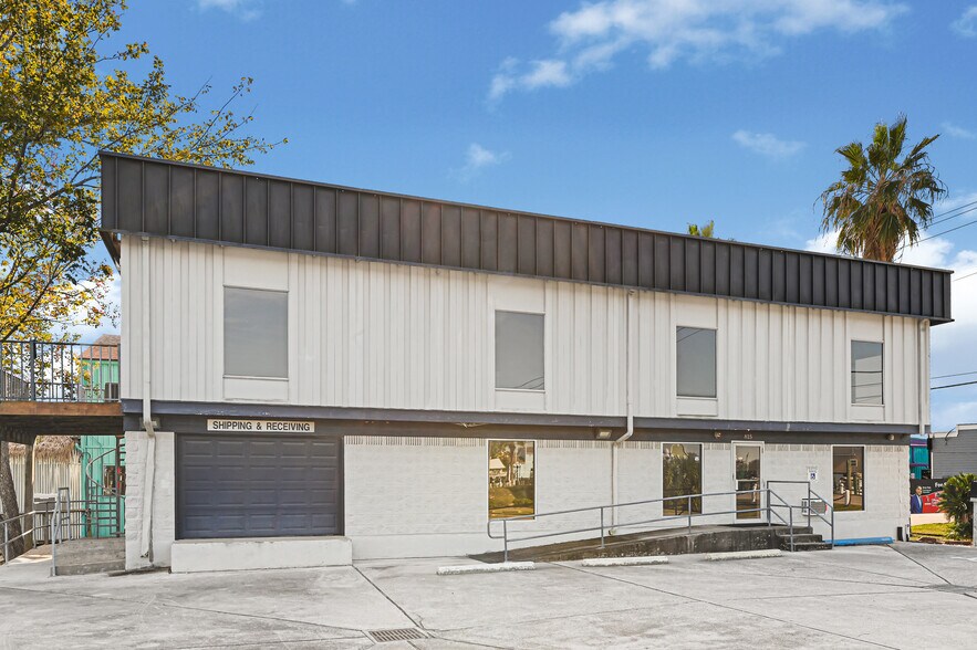 More Photos Of 815 Clear Lake Rd, Clear Lake Shores Storefront Retail Office For Sale