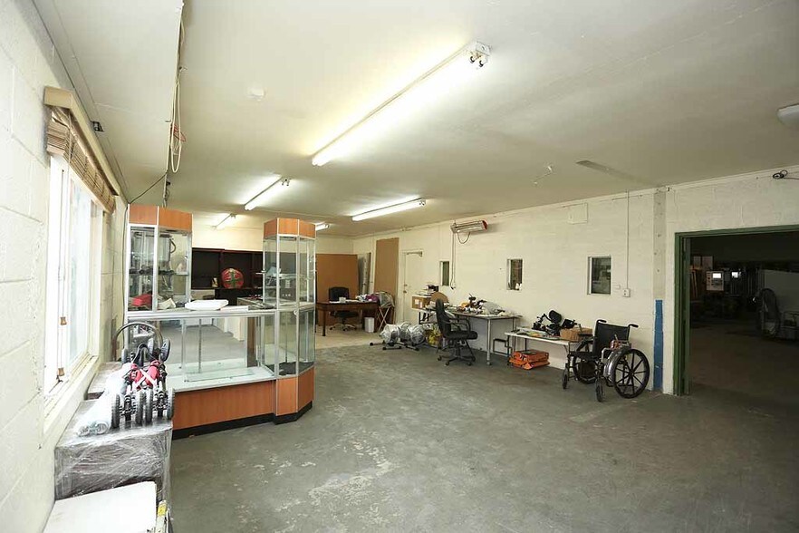 More Photos Of 4023 W Oquendo Rd, Las Vegas Warehouse For Sale
