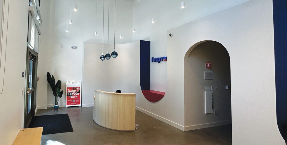 More Photos Of 2251-2295 Broadway, Oakland Apartments For Lease