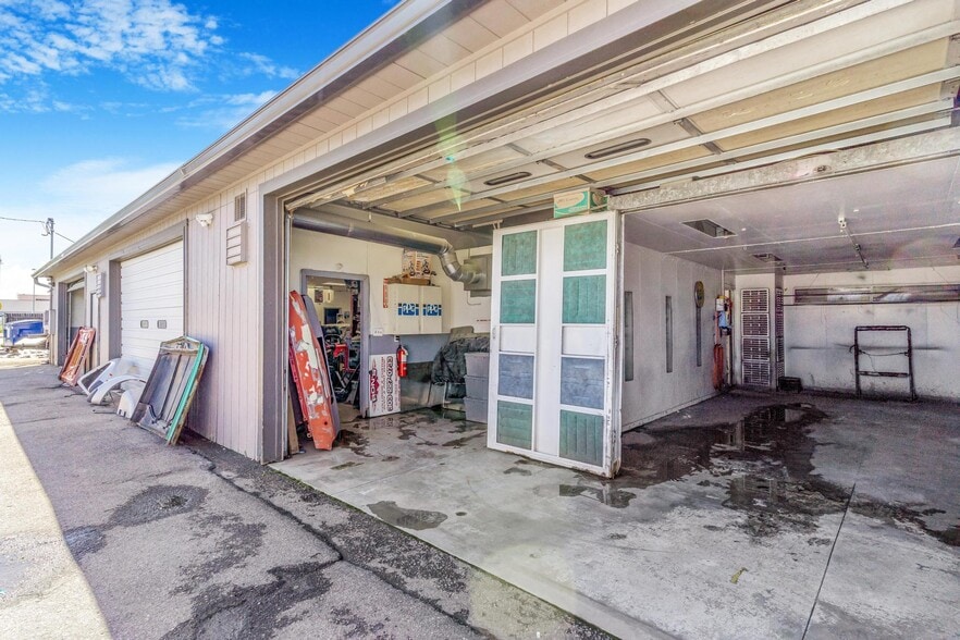 More Photos Of 5855 Quebec St, Commerce City Auto Repair For Sale