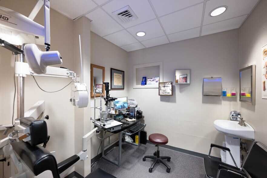 More Photos Of 706 Grape St, Whitehall Medical For Sale