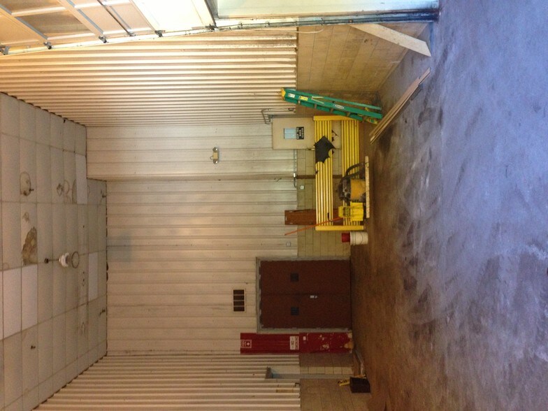 More Photos Of 157 Columbia St, Lee Warehouse For Sale