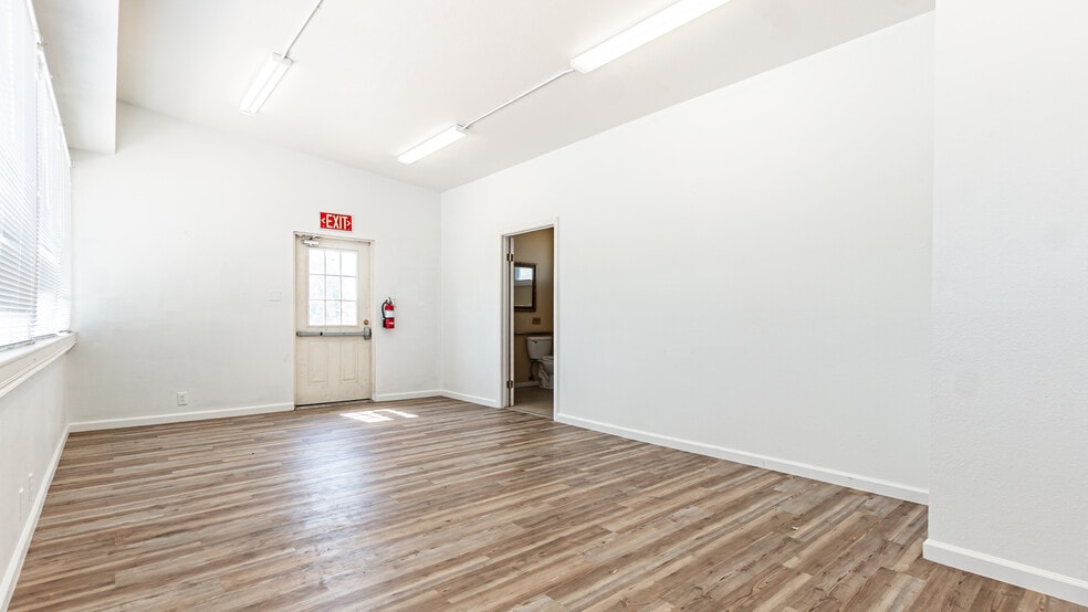 More Photos Of 635 Veile Ave, Beaumont Office For Lease