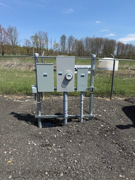More Photos Of 4881 Pittsburgh Rd, Harrisville Light Distribution For Sale