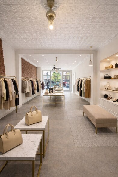 More Photos Of 82 Franklin St, Brooklyn Storefront Retail Residential For Lease