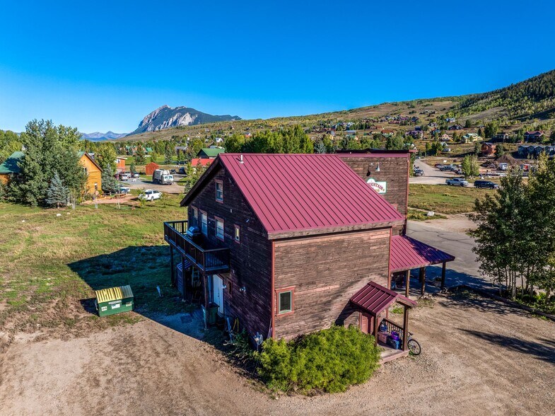 More Photos Of 81 Gillaspey Ave, Crested Butte General Retail For Sale