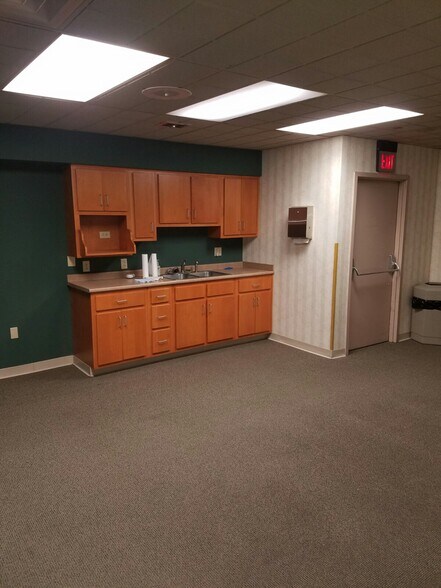 More Photos Of 201 3rd St, Parkersburg Office For Sale