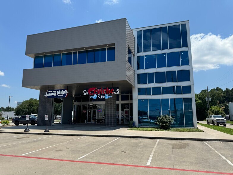 More Photos Of 525 Sawdust Rd, Spring Freestanding For Lease