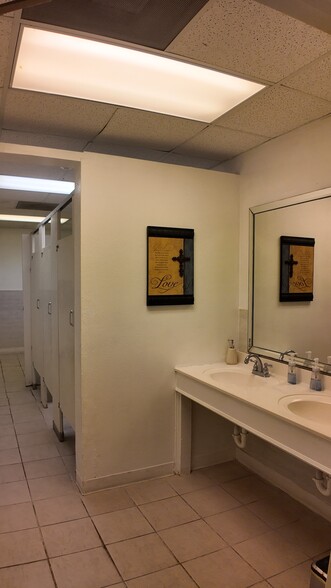 More Photos Of 322 Laurel St, La Marque Freestanding For Sale
