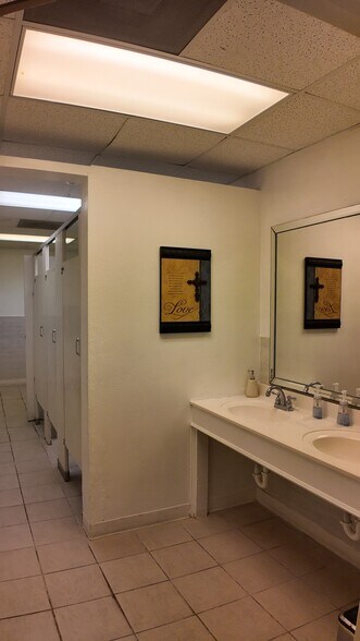 More Photos Of 322 Laurel St, La Marque Freestanding For Sale