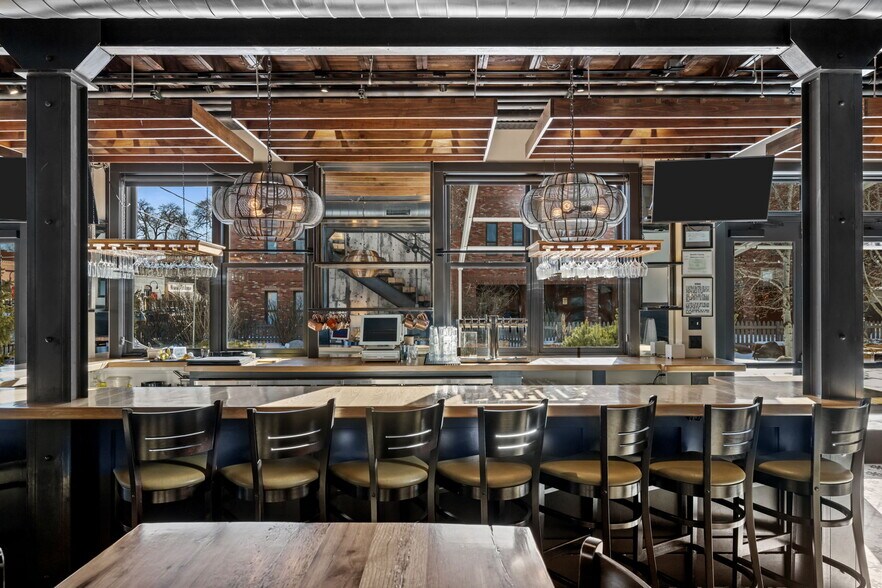 More Photos Of 121 E 2nd Ave, Niwot Restaurant For Sale