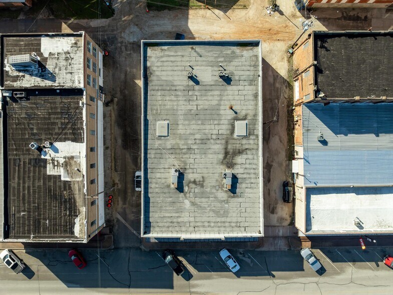 More Photos Of 110 E Franklin St, Hillsboro Health Club For Sale